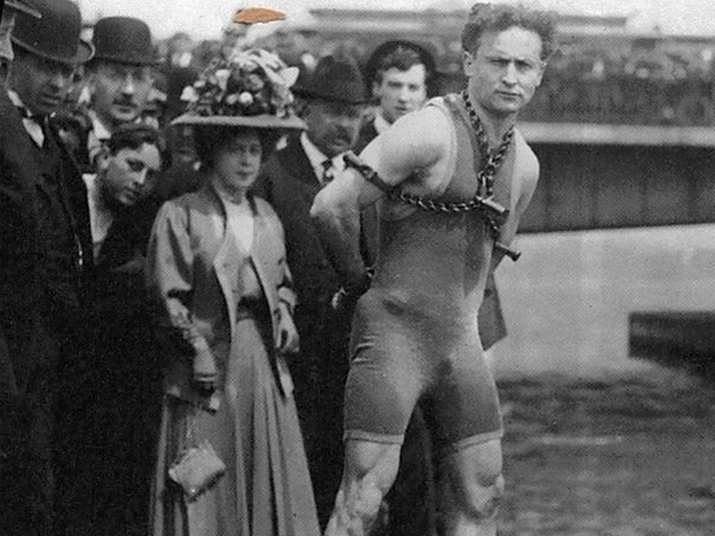 1919_master_mystery_012_harry_houdini