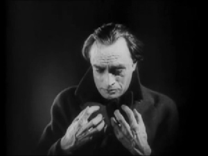 1924_hands_of_orlac_003_conrad_veidt