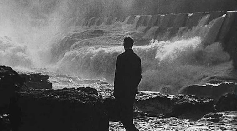 1924_city_struck_by_lightning_002_daniel_mendaille