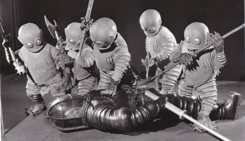 1929_mysterious_island_001