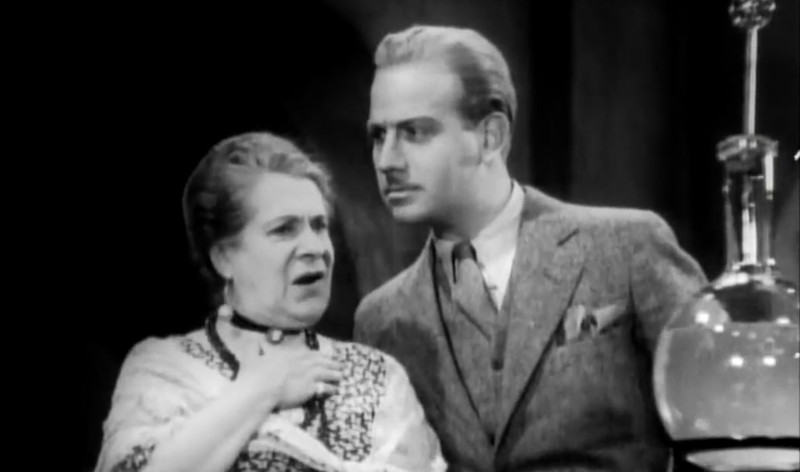 1933_vampire_bat_020_maude_eburne_melvyn_douglas