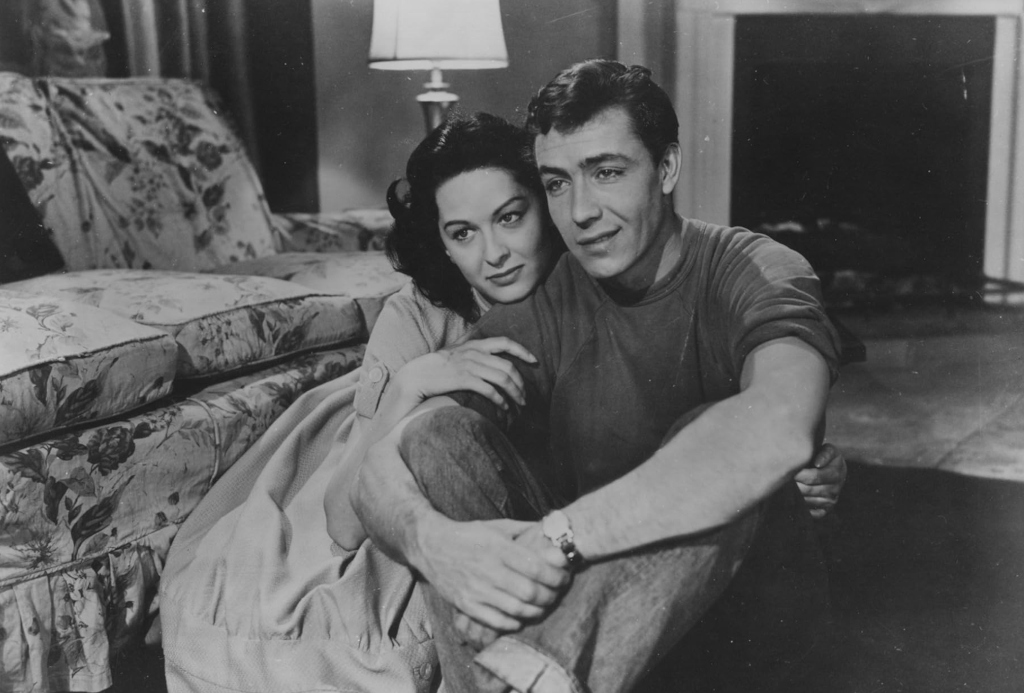 Lisa Simone and Don Sullivan in "The Giant Gila Monster" (1959). 